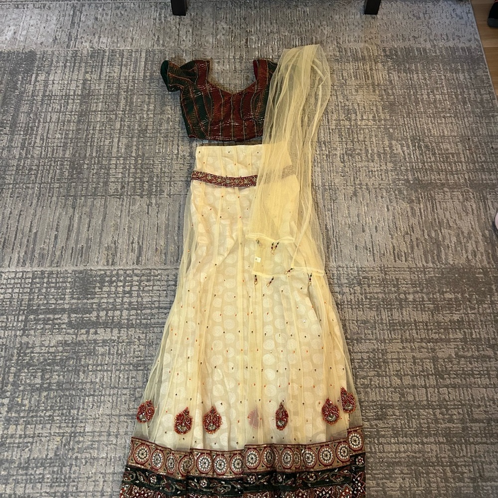 cream, red, and green lehenga in size 0/2/XS/S